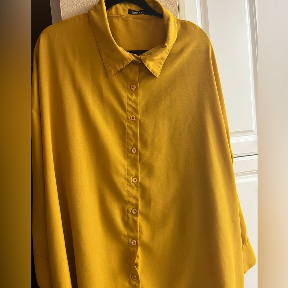 BOOHOO Mustard Yellow Women’s Button Down US 18